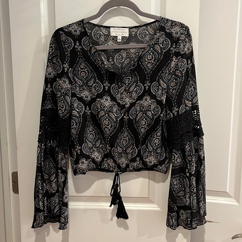 boho 70s inspired bell sleeve top pacsun